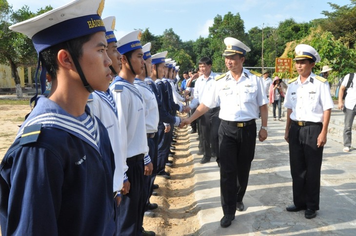 Hành trình ý nghĩa đến với quân và dân vùng đảo Tây Nam của Tổ quốc - ảnh 1